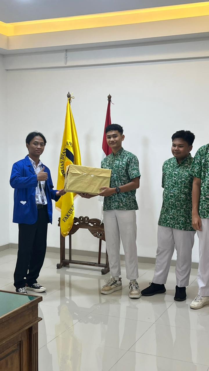 Penyerahan Hadiah FGD